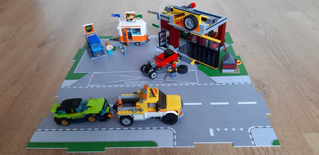 LEGO Set 60258 op een speelmat