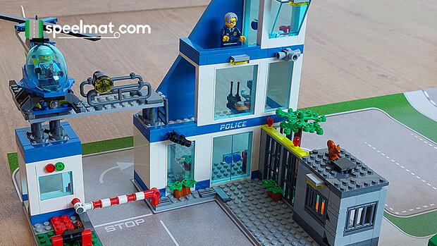 LEGO set 60316 Politiebureau